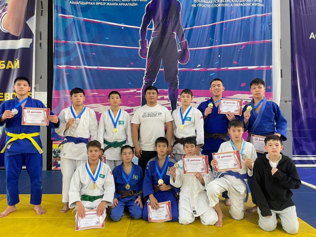 🇰🇿 Дзюдо күресінен 2011–2013 және 2014–2016 жылы туған жасөспірім ұлдар…
